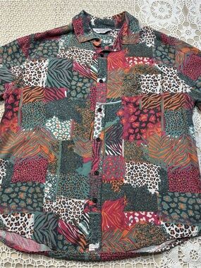 Cotton On Vintage Re-Mastered Animal Print Shirt Mens M Button Up Short Sleeve